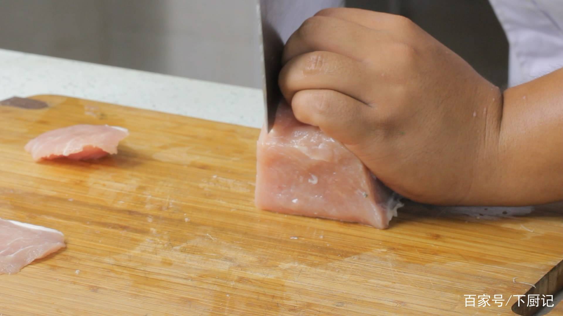 IM电竞平台_
东北硬菜锅包肉 很多多少人做的不正宗 原来是没掌握好这3个关键点(图6)