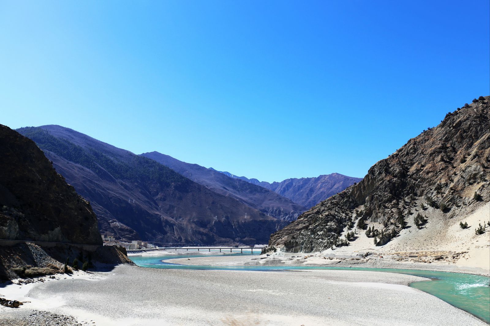 “IM电竞官网”2PM成员Nichkhun更新推特“oh my Hottest”(图1) IM电竞平台